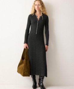 Hannahclow.shop0131f44204 1