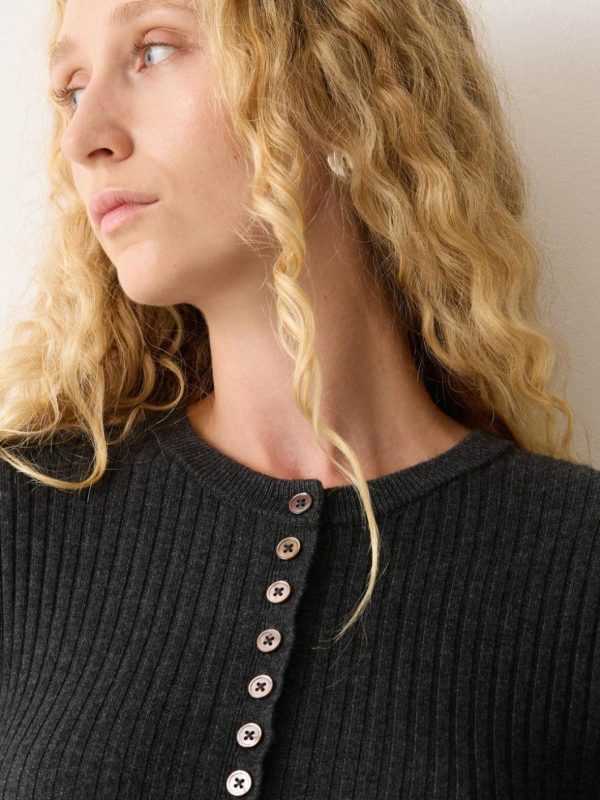 Hannahclow.shop0131f44204 2