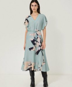 Hannahclow.shop24aabf25d3 1