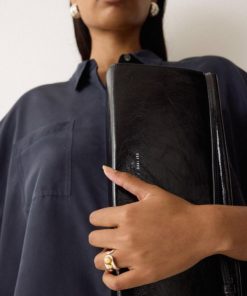 Hannahclow.shop2ddea8e8c8 1