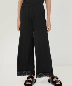 Hannahclow.shop503d977aba 1