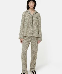 Hannahclow.shop63dfce0801 1